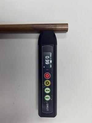 Un misuratore di spessore ad ultrasuoni EMAT con superficie ad alta temperatura