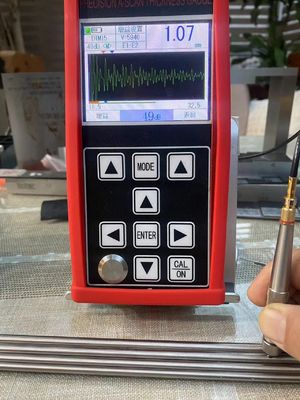 Un misuratore di spessore a ultrasuoni con rivestimento penetrante ad alta risoluzione, scansione A, scansione B, 0,001 mm